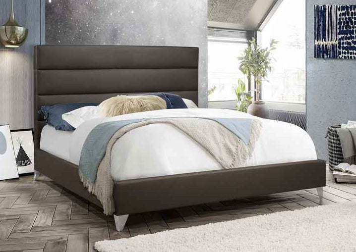 IF 5236 - Grey PU Bed - King / Tres Grand Lit