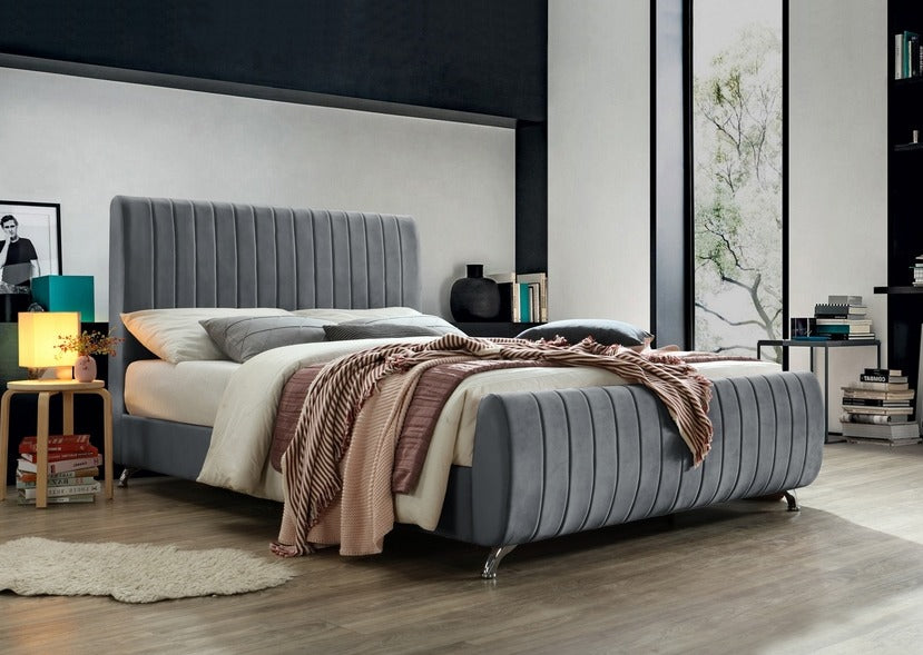 IF 5675 - Grey Velvet Bed with Chrome Legs - Queen / Grand Lit